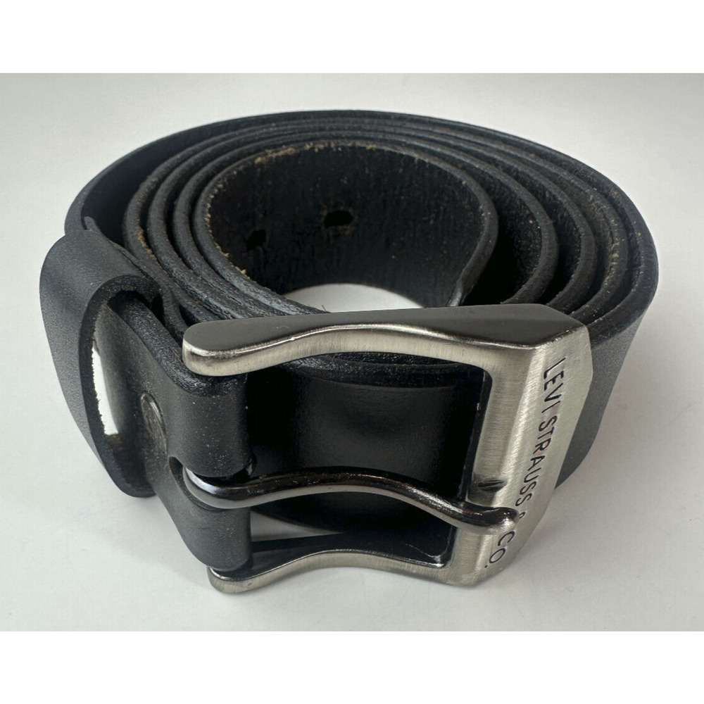 Levi's 100% Genuine Leather Belt in Smooth Leather Black 17LV0204 Men's Size 44 - Picture 3 of 14